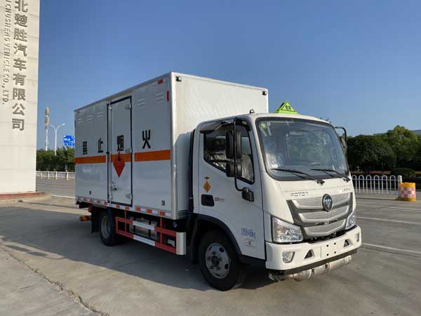 楚勝牌CSC5045XRQB6型易燃?xì)怏w廂式運(yùn)輸車(chē)